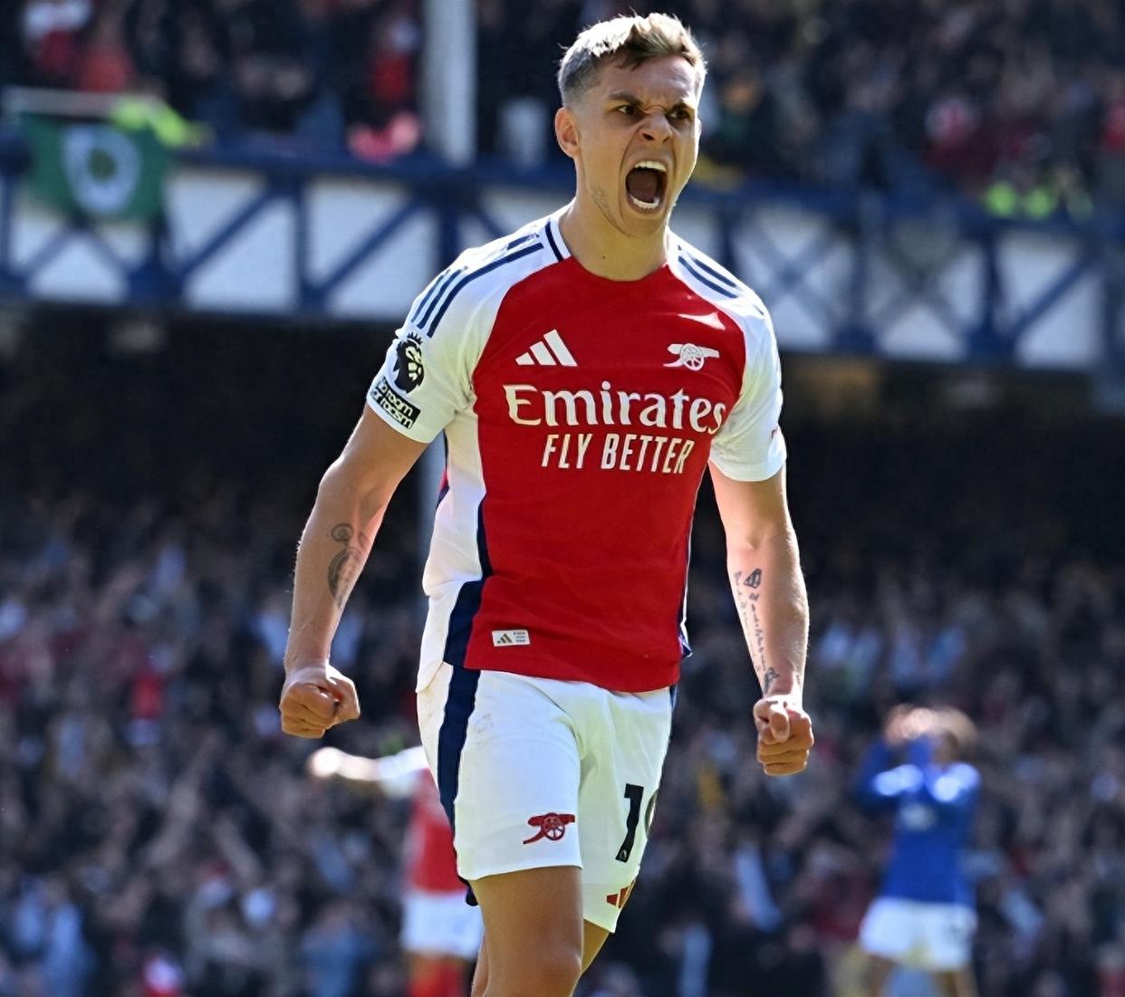 英媒：如果斯洛特下课，利物浦可能让杰拉德担任临时主帅（英媒：若斯洛特遭解雇，利物浦或请杰拉德担任代理主帅）