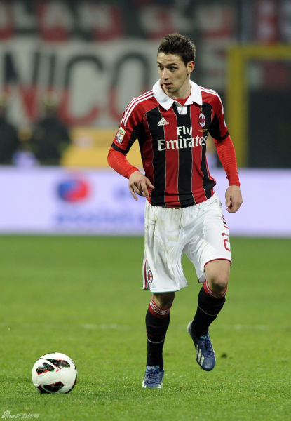 德转统计国家队出场时间前20：C罗、梅西前2，布冯、魔笛上榜（德转公布国家队出场时长TOP20：C罗、梅西包揽前二，布冯与莫德里奇在列）