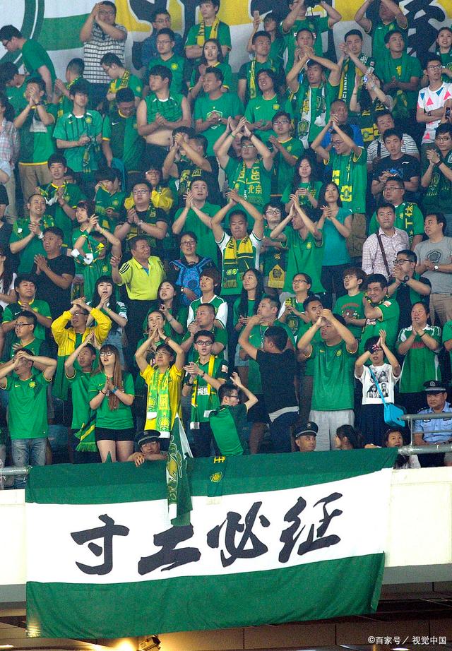 47岁斯洛特赢了！利物浦1-0创欧冠16年纪录 萨拉赫再遭炮轰（47岁斯洛特告捷！利物浦1-0改写欧冠16年纪录，萨拉赫再受质疑）