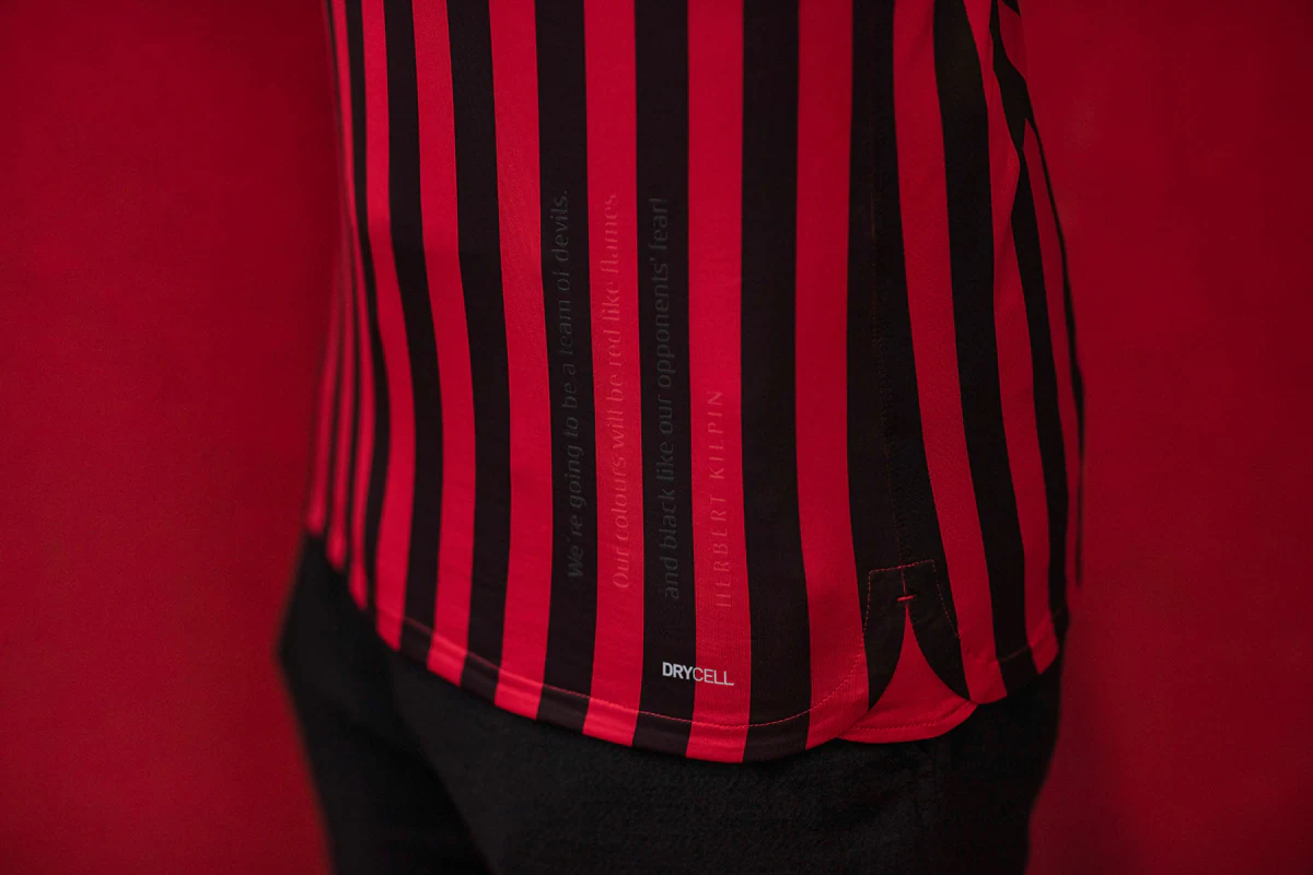 38岁后单赛季为意甲升班马攻入至少4球，瓦尔迪是历史第二人（瓦尔迪成史上第二位38岁后单季为意甲升班马攻入至少4球的球员）