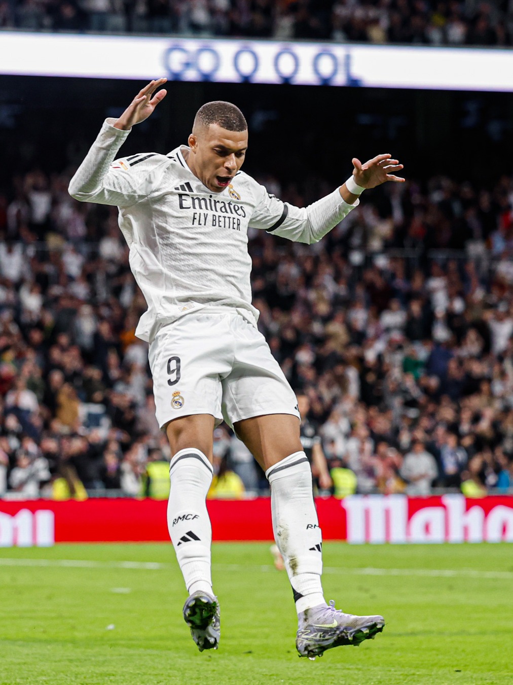 诺伊尔：乌尔比希一定会接替我的位置；我想慢慢考虑未来（诺伊尔肯定乌尔比希将接班，个人未来将从长计议）